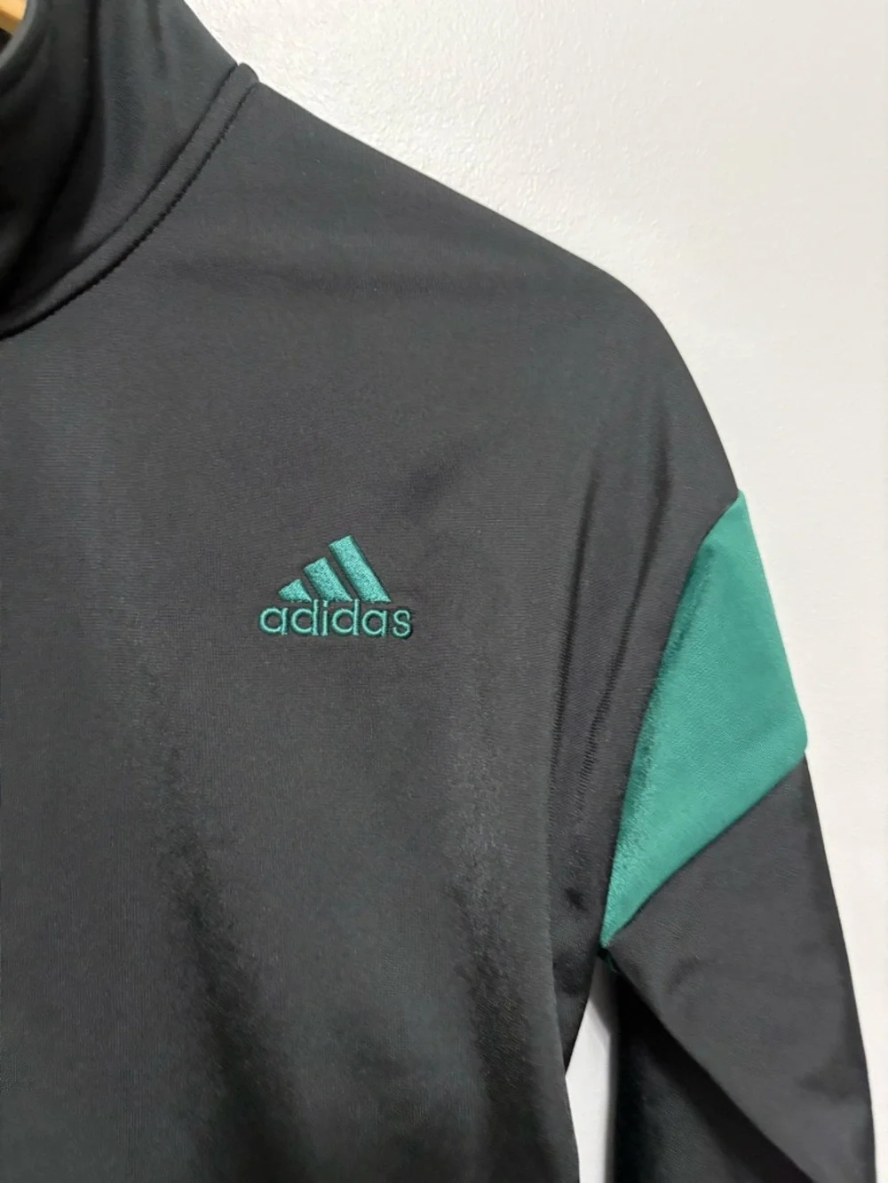 adidas Kids Black Green Logo Regular Fit Activewear Athletic Zip Up Jacket